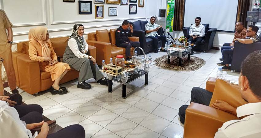 Kunjungan Komisi I Deprov Gorontalo ke Dinas Dukcapil Kabupaten Gorontalo, Kamis (30/11), untuk mengecek pencetakan E-KTP.