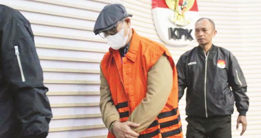 Tersangka hakim agung nonaktif Gazalba Saleh ditahan KPK terkait dugaan kasus gratifikasi dan TPPU, Kamis (30/11).