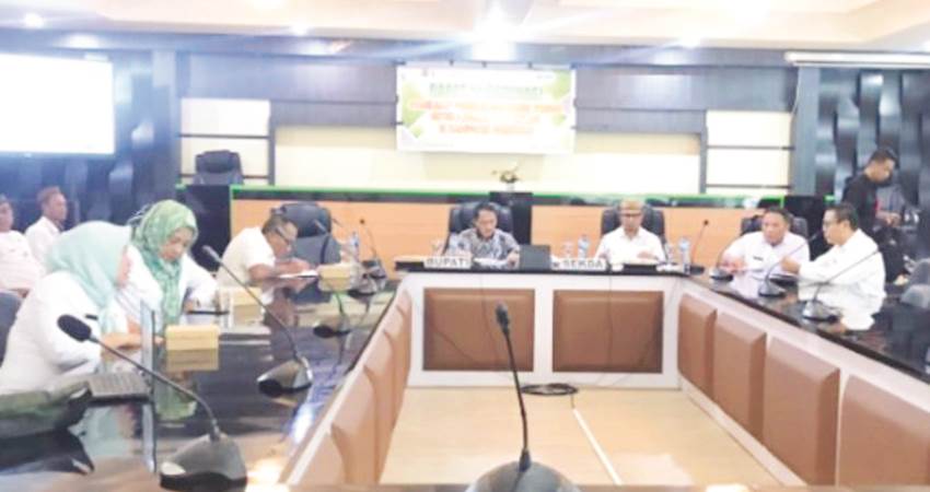 RAKOR. Suasana pelaksanaan rapat koordinasi yang dipimpin oleh Bupati Gorontalo