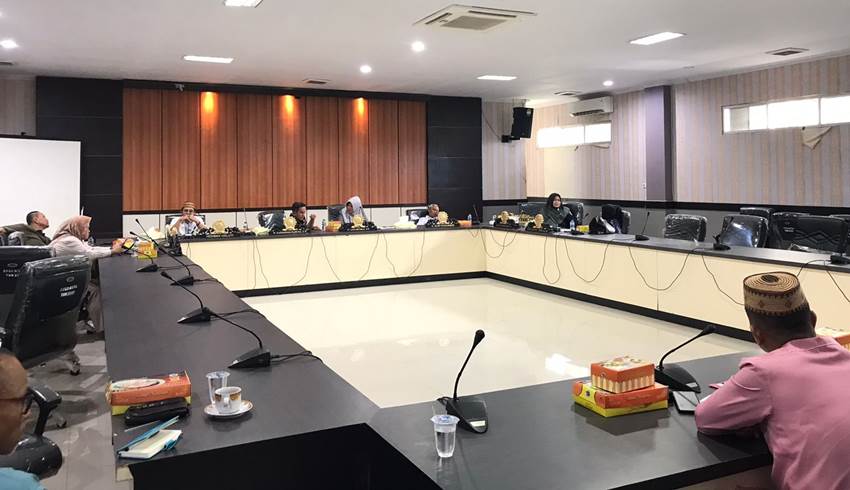 Rapat Banperda DRPD Kota Gorontalo terkait Lima Ranperda usul Eksekutif, Senin (22/01/2024). (F. istimewa)