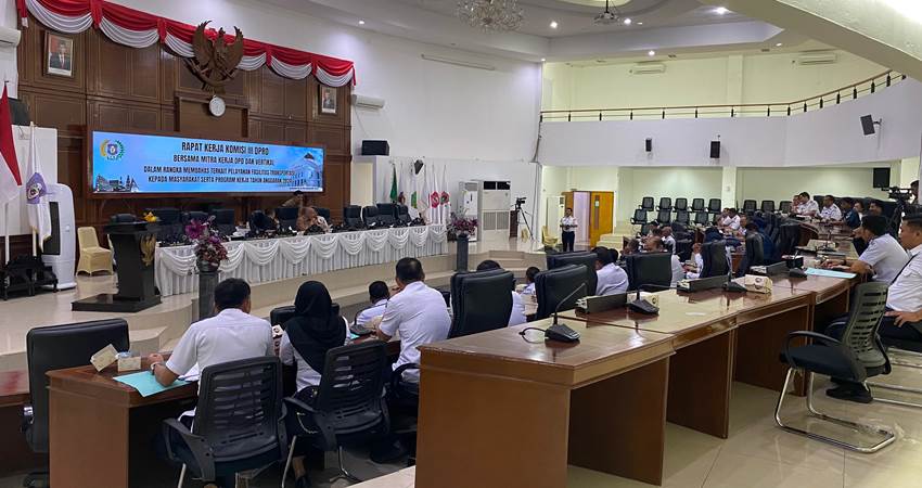 apat kerja Komisi III Deprov dengan seluruh jajaran insan perhubungan, kemarin (8/1).