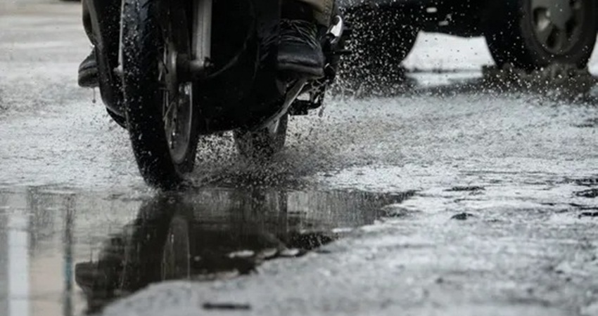 Simak 5 Tips Berkendara Saat Musim Hujan Langsung dari Instruktur Safety Riding Honda