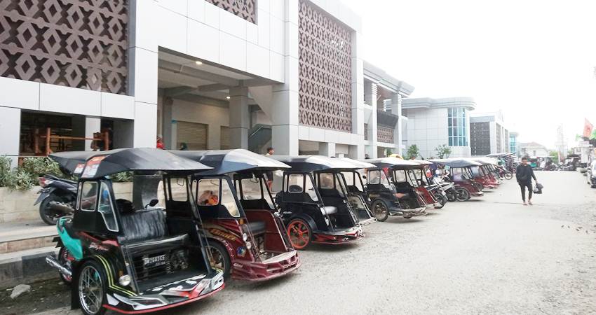 Belakang Pasar Sentral Baru salah satu titik yang akan menjadi lokasi lahan parkir baru, Rabu (17/1/2024) (F. Diyanti/Gorontalo Post)