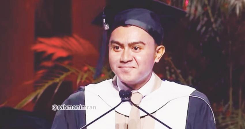 Abd Rahman Imran saat pidato pada wisuda yang berlangsung di Griffith University, Queensland Australia. (foto : tangkapan layar)