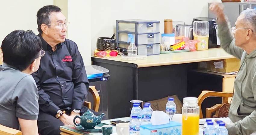 Ngobrol bareng Romo Ami S Winata.--