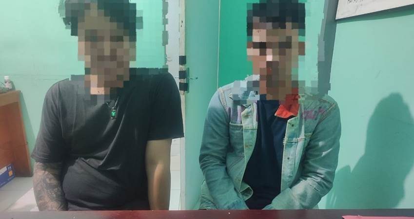 Dua lelaki di Kota Gorontalo ditangkap dan diperiksa oleh Satuan Narkoba Polresta Gorontalo Kota atas dugaan penyalahgunaan narkoba.