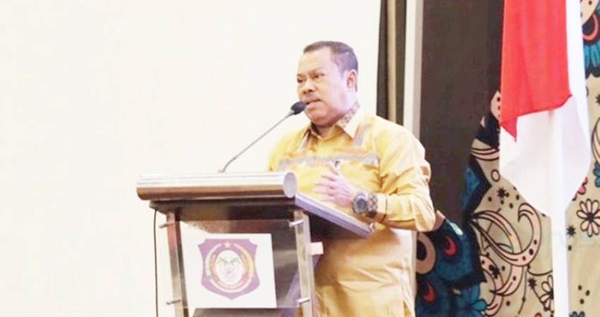 Ketua Deprov Gorontalo Paris Jusuf memberikan sambutan pada forum konsultasi publik rancangan RKPD Provinsi Gorontalo tahun 2025, Selasa (20/2). (Humas)