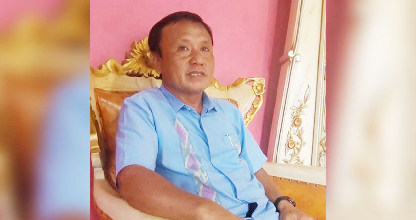 Lodrik Dantene Kepala Desa Londoun, Kecamatan Popayato Timur, Kabupaten Pohuwato. Saat di wawancarai