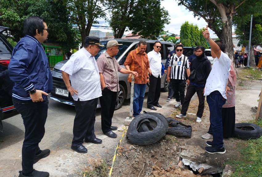 Kunjungan lapangan Komisi III Deprov Gorontalo memantau pengerjaan saluran drainase, pekan lalu.