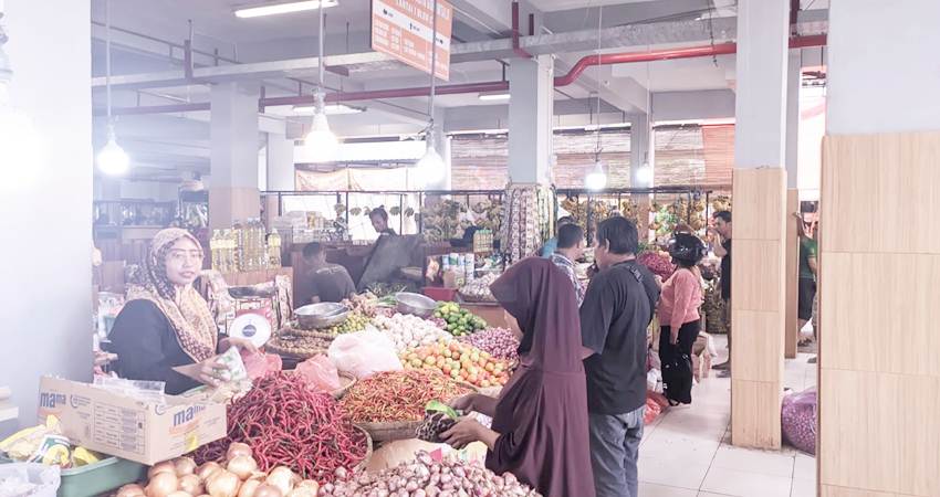 Dokumentasi jual beli di Pasar Sentral Kota Gorontalo, Ahad, (25/2/2024) (F. Istimewa)