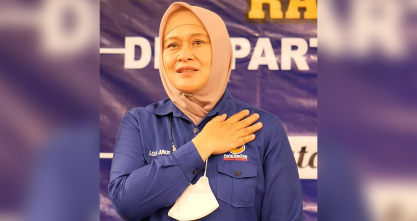 Hj. Lola Mayulu Yunus