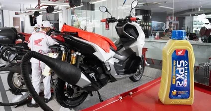 Ingat, Jangan Telat Ganti Oli Motor Efeknya Fatal