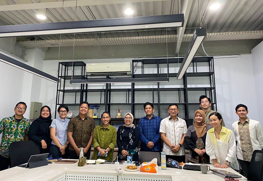 BAHAS. Bupati Gorontalo saat melakukan pembahasan rencana kerja 2024 kemarin.