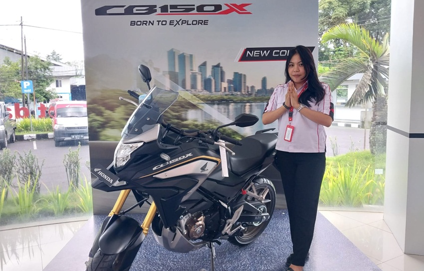 Valentine Imlek with Honda : Beli Motor Honda Banjir Cashback