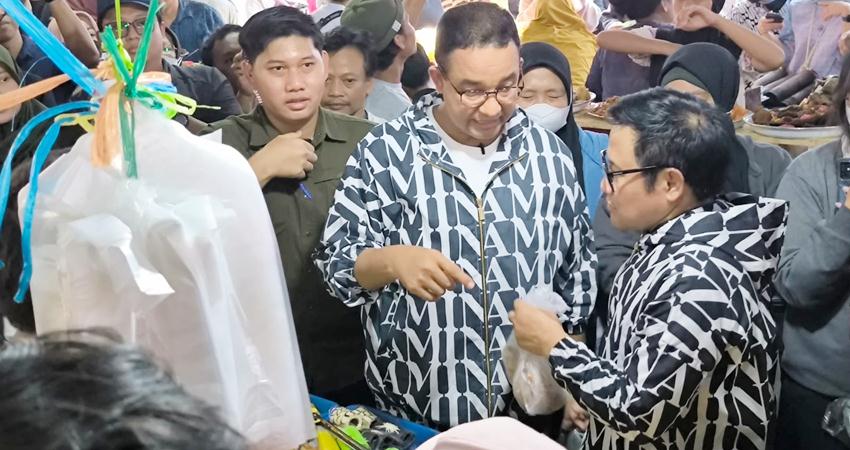 Jelang Pengumuman KPU, Anies-Cak Imin War Takjil di Pasar Benhil-(Disway.id/Anisha Aprilia)