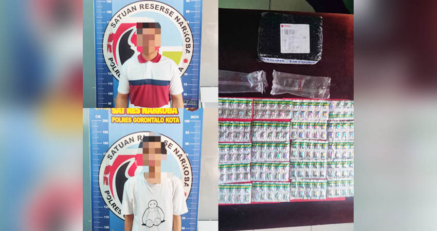 Pelaku dan barang bukti obat keras tanpa resep dokter yang diamankan polisi.