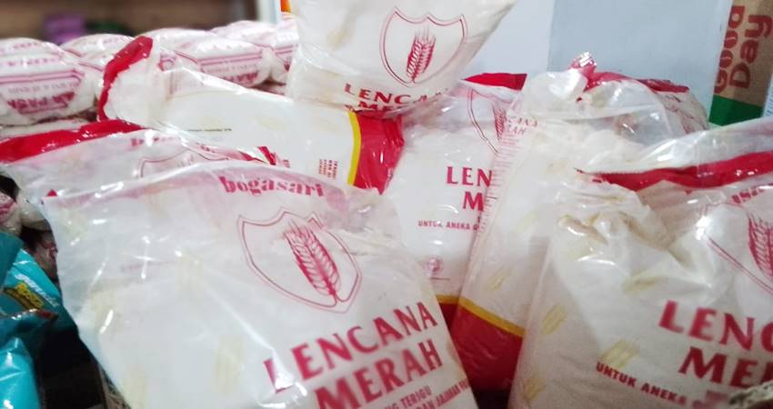 Terigu yang di jual di salah satu toko yang ada di Kota Gorontalo.