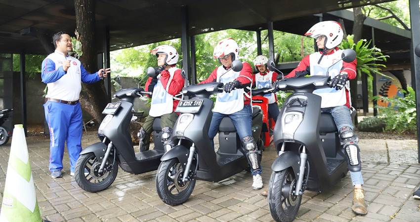 Konsumen Honda EM1 e: Bakal Dapat Pelatihan Berkendara Motor Listrik yang Aman dari AHM-AHM