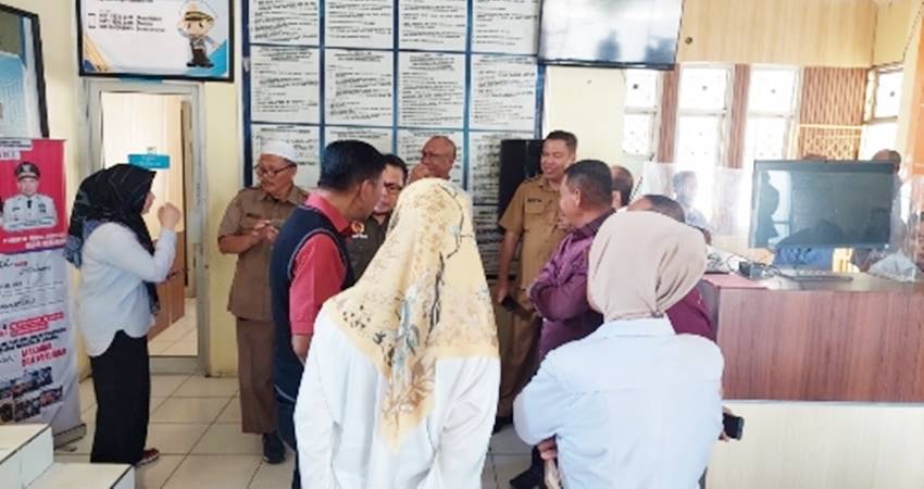 Kunjungan Komisi I Deprov Gorontalo di Samsat Kabupaten Gorontalo, kemarin (26/3).