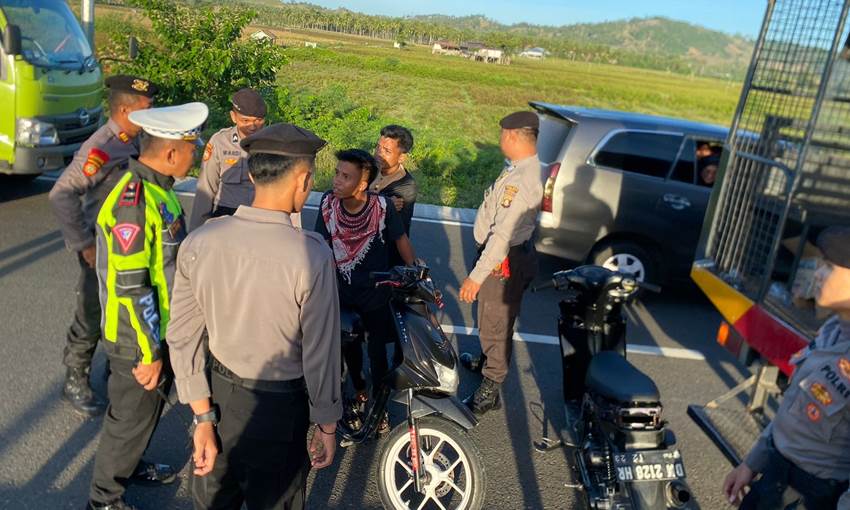Kurang lebih sembilan sepeda motor diamankan oleh personel Satuan Samapta Polres Gorontalo, karena tidak memiliki TNKB, menggunakan knalpot brong, serta diduga akan mengikuti aksi balapan liar.