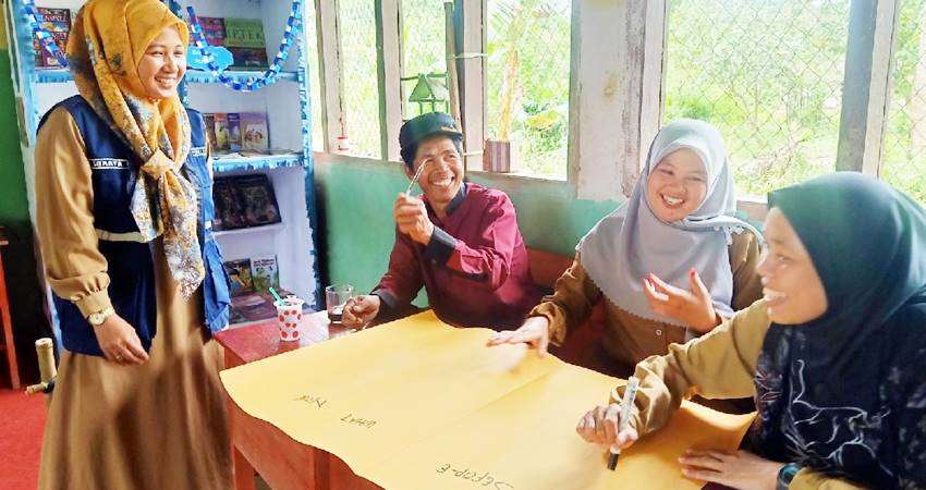 MENCERDASKAN GENERASI : Kebutuhan tenaga guru terus meningkat, formasi pengangkatan yang diajukan Kemendikbudristekdikti masih kurang sebanyak 242 ribu formasi. (foto : dok / disway)