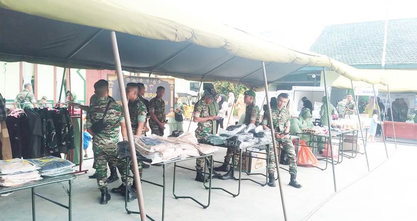 Suasana bazar Ramadan yang digelar Kodim 1304 Gorontalo, Rabu (3/4/2024). (Foto: Prokopim)