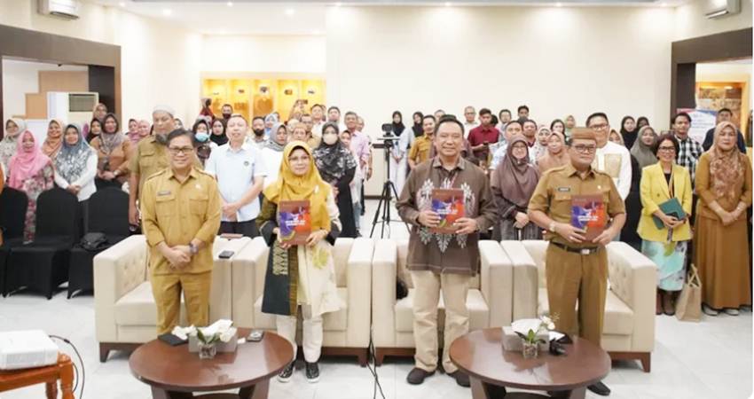 CERITA UMKM : Bedah buku Mebar Asa Meraih Cita, yang merangkum kisah sukses UMKM diterbitkan Bank Indonesia Gorontalo, Senin (1/4). (foto : dok / BI Gorontalo)