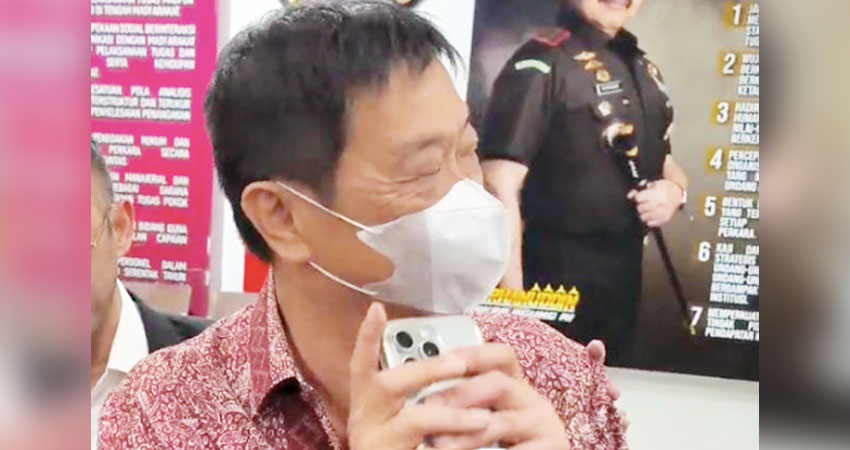 Robert Bonosusatya setelah menjalani pemeriksaan di Kejaksaan Agung, Senin, 1 April 2024. -RMOL-