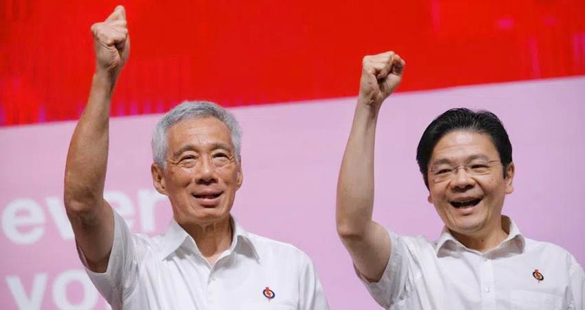 Lee Hsien Loong dan calon penerusnya Lawrence Wong.-Medium-Medium