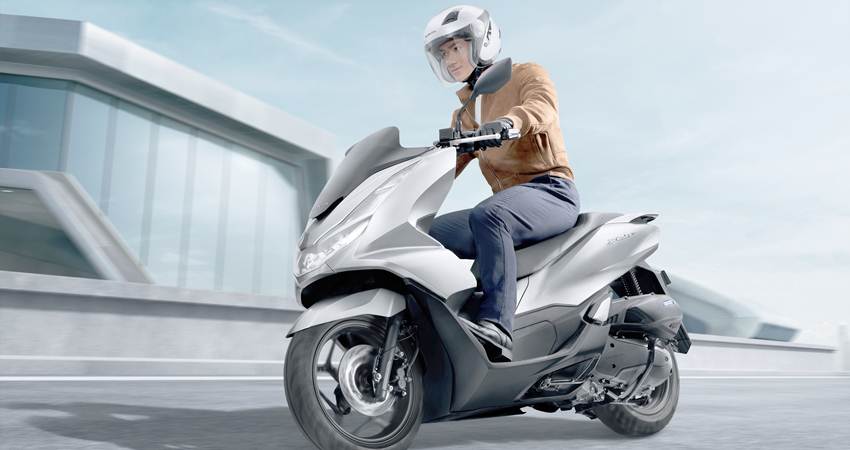 PREMIUM : Tampilan New Honda PCX 160. (foto : dok / honda)