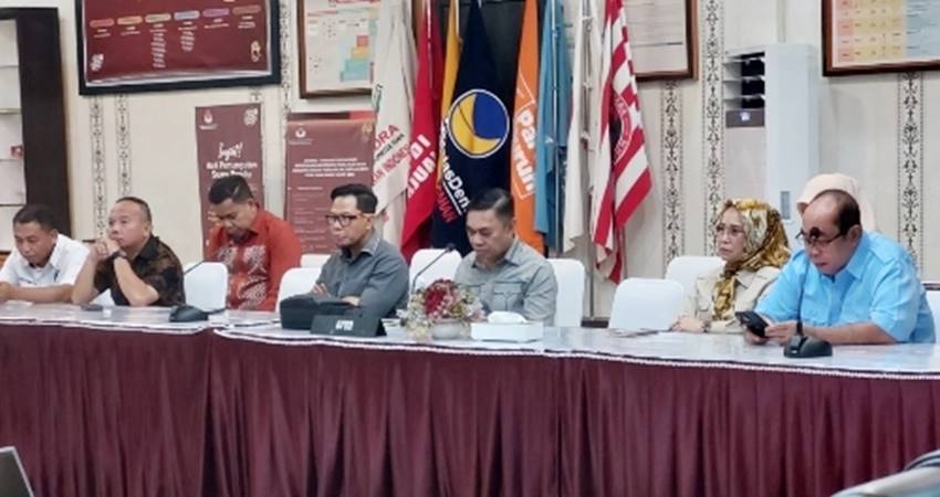 Pertemuan Komisi I Deprov Gorontalo bersama KPU dan Bawaslu Provinsi Gorontalo di Kantor KPU Provinsi, pekan lalu. (Humas)