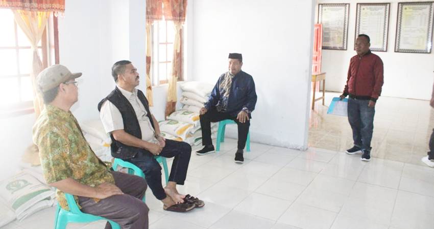 Kunjungan Komisi II Deprov Gorontalo ke Desa Saripi, Boalemo, pekan lalu mengawasi kucuran program bantuan pangan. (Humas)