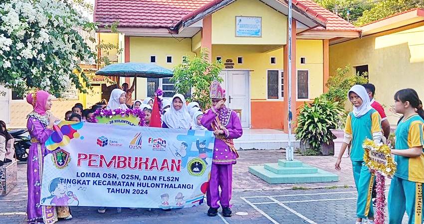 Pembukaan OSN, O2SN dan FLS2N tingkat Kecamatan Hulonthalangi 2024. (Foto: Kharisma Aulia/mg/Gorontalo Post)