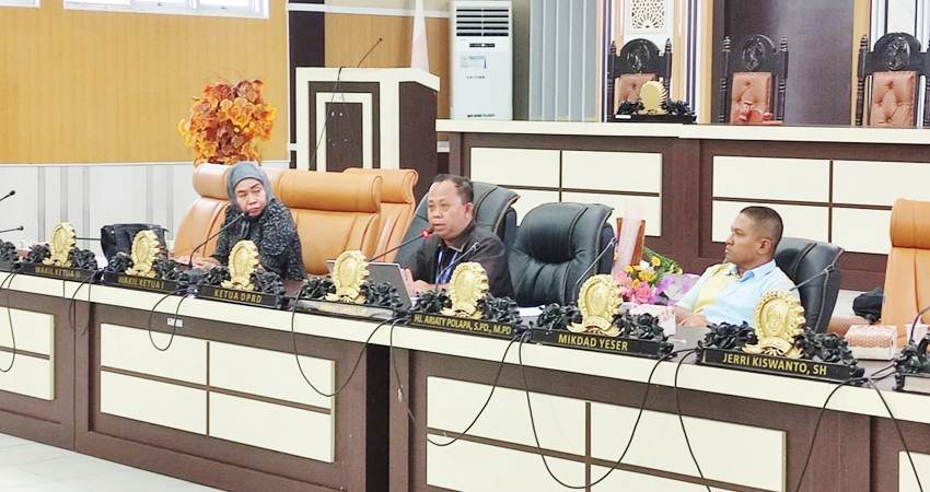 Ketua Pansus LKPJ, Rahmat Lamadji saat menyoroti sial rasio jumlah Satpol PP.