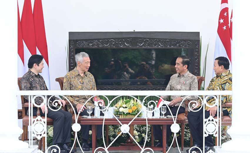 Presiden Joko Widodo (Jokowi) menerima kunjungan kenegaraan Perdana Menteri (PM) Singapura Lee Hsien Loong bersama Menhan Prabowo. Foto: Biro Setkab