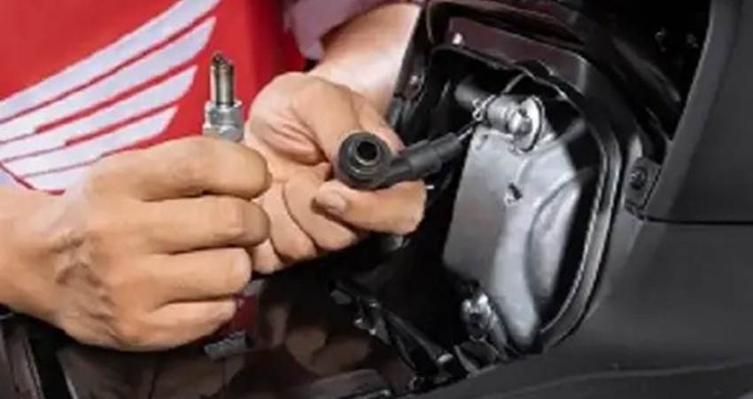 Wajib Anda Tahu, Berikut Ini Langkah Mudah Merawat Busi Sepeda Motor