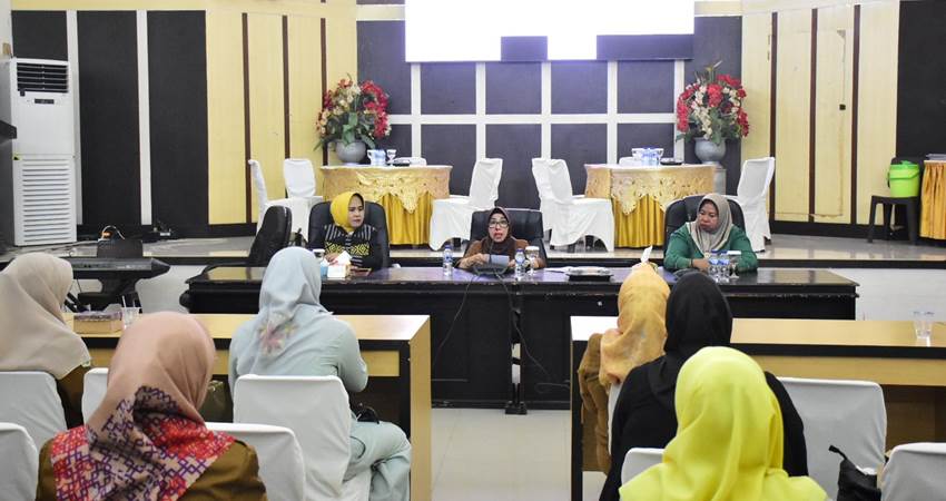 Suasana rapat rutin yang dilaksanakan DWP Kota Gorontalo.