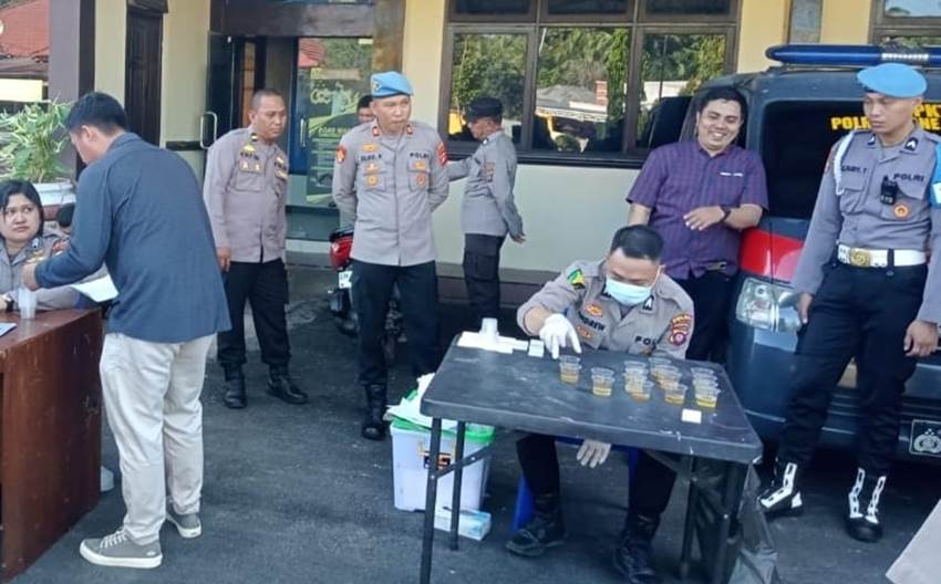 Personel Polres Bone Bolango diperiksa oleh pihak Bid Propam Polda Gorontalo, termasuk tes urine.