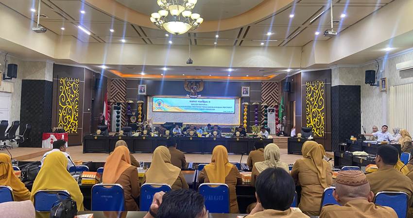 Rapat lanjutan Pansus Penanggulangan Penyakit Menular dan Penyakit Tidak Menuluar marah besar, Senin (13/5/2024) (F. Diyanti/Gorontalo Post)