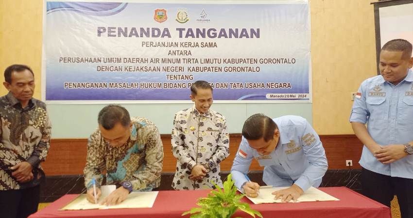 MoU. Suasana penandatangan MoU antara pihak Perumda Tirta Limutu dengan Kejaksaan Negeri Kabupaten Gorontalo, di manado kemarin.