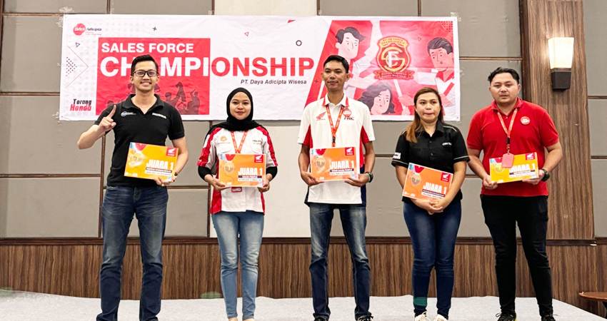 PARA PEMENANG Sales Force Championship 2024 yang digelar PT.Daya Adicipta Wisesa, main dealer Sepeda Motor Honda di Manado. (foto : dok / daw)