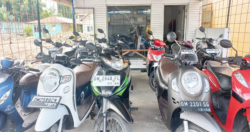 Motor bekas yang dijual di salah satu showroom motor bekas di Kota Gorontalo.