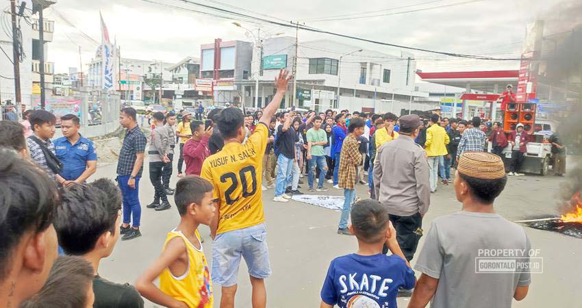 Demonstrasi Aliansi Mahasiswa Gorontalo yang menolak UU Tapera, Ditolak warga, Kamis (27/6/2024) (F. Natha/Gorontalo Post)