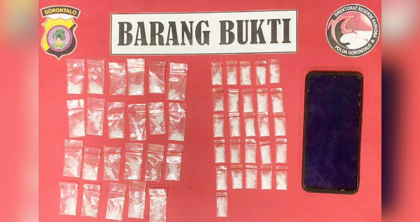 Kurang lebih 49 paket yang diduga narkoba jenis shabu, berhasil diamankan serta disita oleh Dit Narkoba Polda Gorontalo.