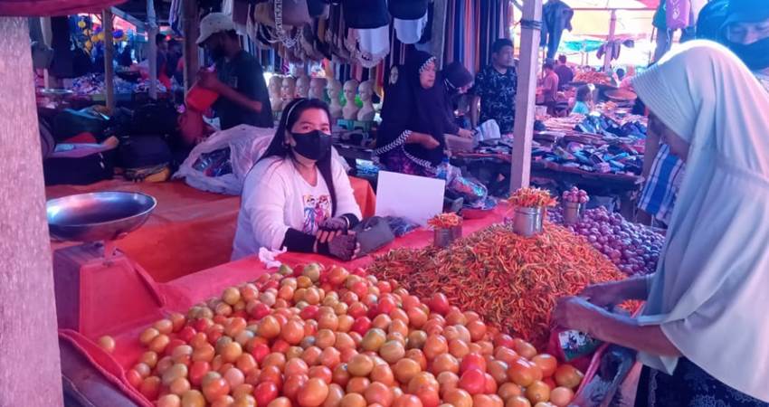 Rica yang dijual pedagang di pasar tradisional. (Hamdan Abubakar)