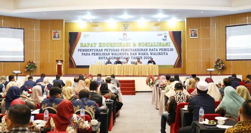 PANTARLIH: Rapat koordinasi dan sosialisasi pembentukan Petugas Pemutakhiran Data Pemilih pada Pilwako Kota Gorontalo 2024, Sabtu (8/6). (foto : istimewa)