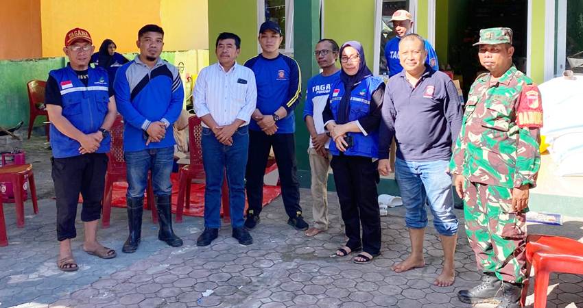 PT. BJA Memberikan bantuan dan diterima oleh Sekretaris Dinas Sosial Kabupaten Pohuwato, Kepala desa Lemito Utara, Anggota Tagana (Taruna Siaga Bencana) Kecamatan Lemito, petugas Babinsa, dan petugas dapur umum Kecamatan Lemito. Foto: Istimewa