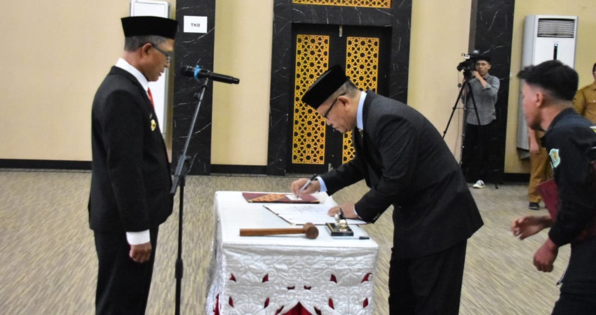 Suasana pelantikan Deddy Kadullah sebagai Pj Sekda Kota Gorontalo oleh Pj Wali Kota Gorontalo, Ismail Madjid, Selasa (25/6/2024). (Foto: Prokopim)