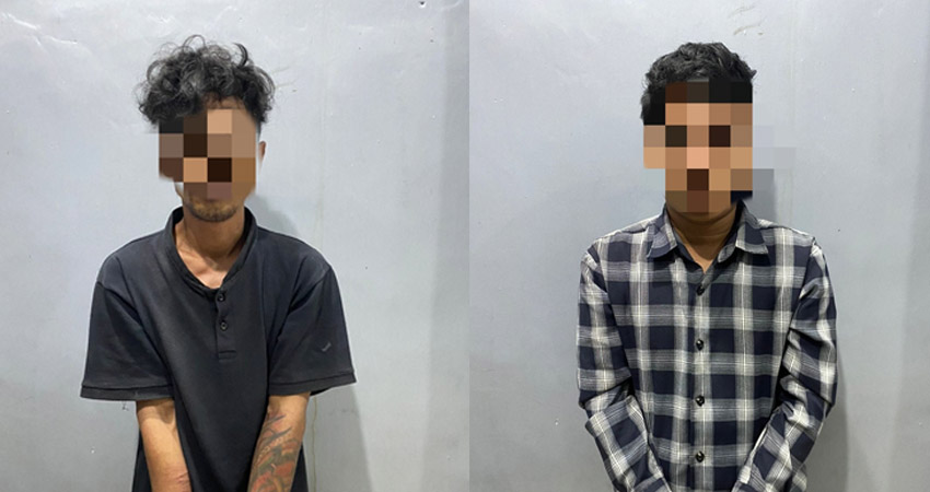 Dua pelaku pencurian dua HP iPhone saat diamankan tim Resmob Rajawali Satreskrim Polresta Gorontalo Kota di Kelurahan Tamulabutao, Kecamatan Dungingi, Kota Gorontalo, Selasa (04/06).