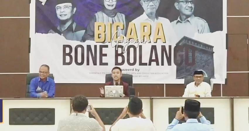 BERANI TAMPIL - Kandidat calon Bupati Bone Bolango, Ishak Ntoma (kiri), dan Amran Mustapa (kanan) saat menghadiri acara Bicara Gagasan Bone Bolango, yang diselenggarakan Koalisi Anak Muda Bone Bolango, Rabu (24/7). (foto : tangkapan layar)